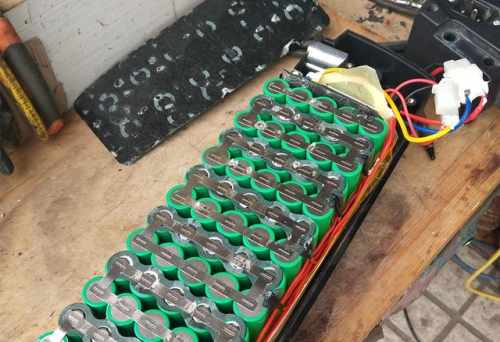 电动车锂电池不耐用了怎么修复好(锂电池亏电一招让电瓶修复)